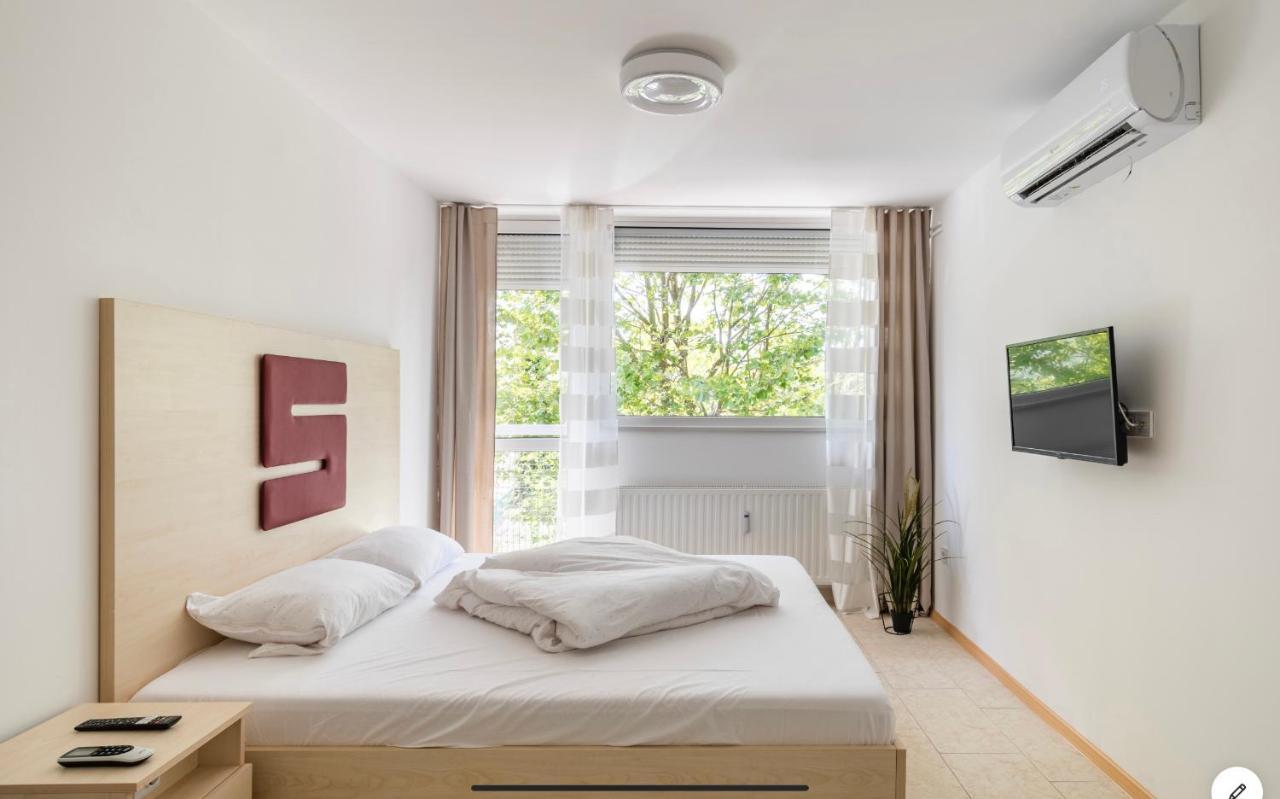 Sinusaparthotel *